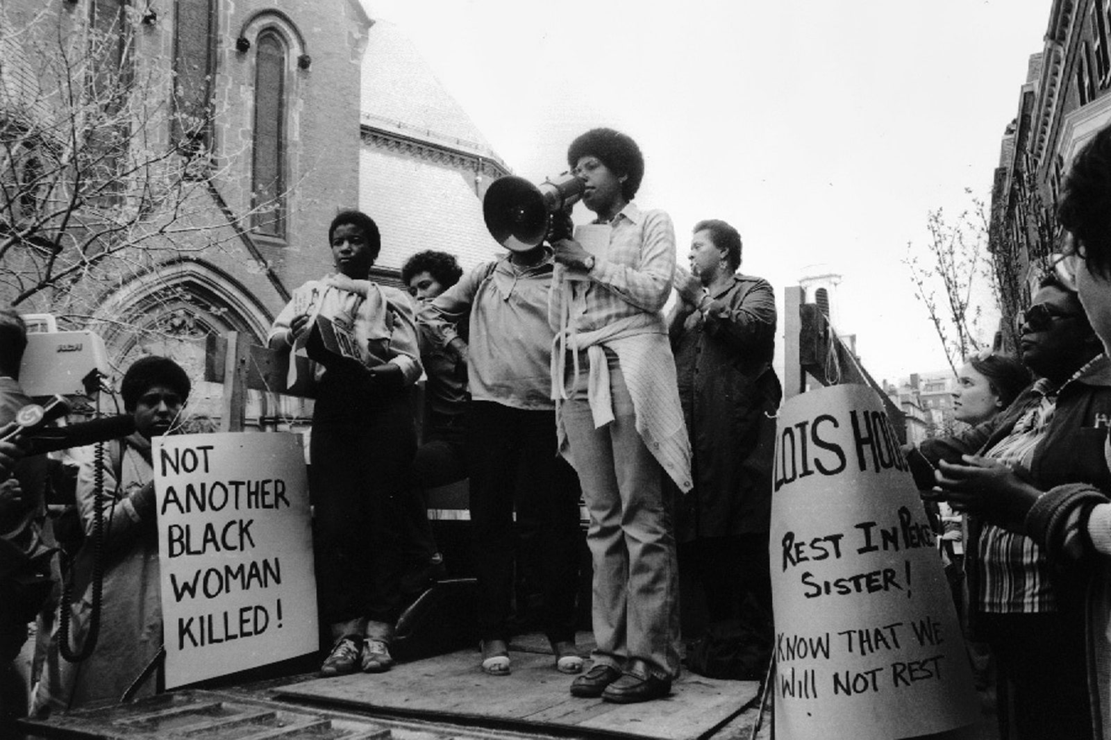How the feminist movement in the 1960s in the US excluded Black women from fighting for equality